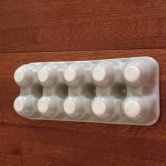 Crate & Barrel Stoneware Egg Carton b955 - Picture 2 of 3